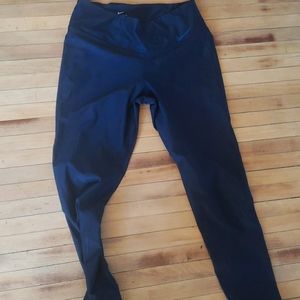 Nike dry fit black leggings size medium